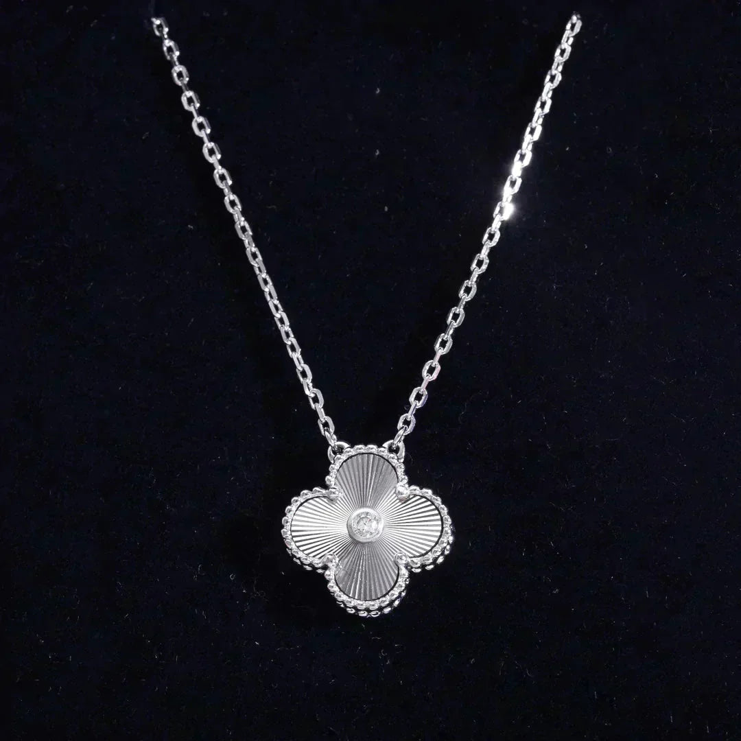 [Dawnora Jewelry]CLOVER  15MM DIAMOND LASER NECKLACE SILVER