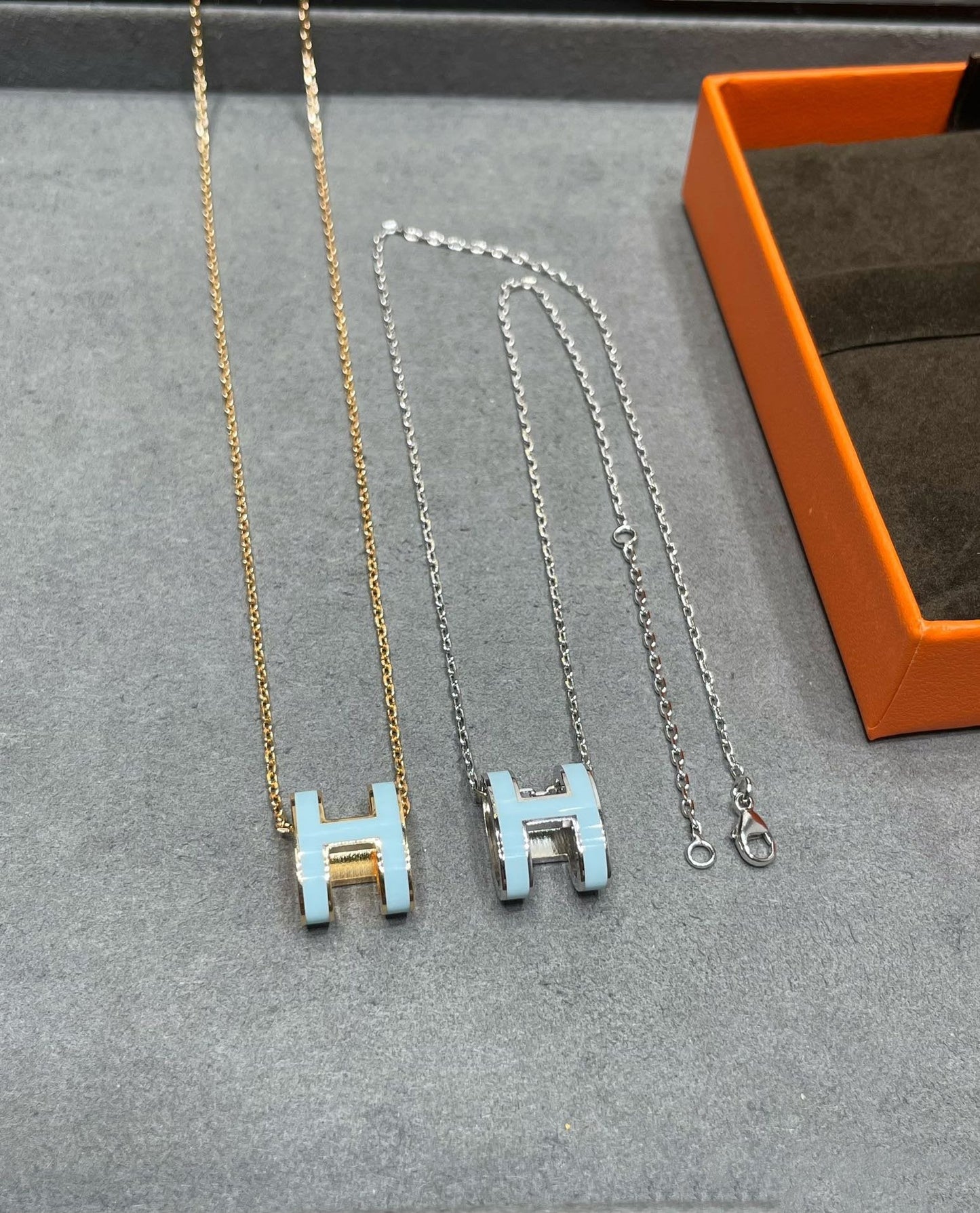 [Dawnora Jewelry]POP H SKY BLUE NECKLACE