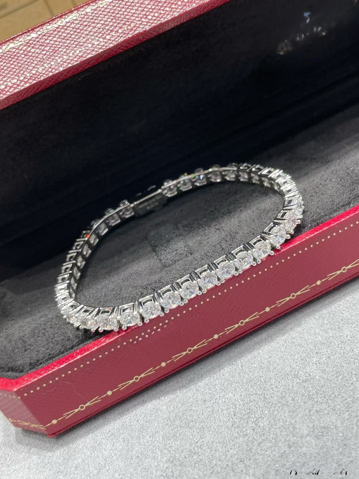 [Dawnora Jewelry jewelrys]TENNIS BRACELET WITH FULL DIAMOND SETTING