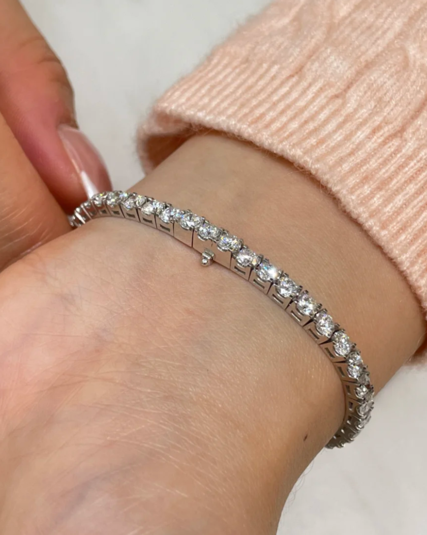[Dawnora Jewelry]  CLASSIC BASEBALL BRACELAT, 52 DIAMOND